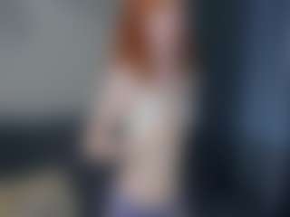 Live cam show with Mozelle - Bitch on Camsoda