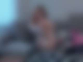 Live cam show with Mozelle - Spy on Camsoda
