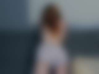 Live cam show with Mozelle - Abs on StripNow
