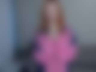 Live cam show with Mozelle - Strip on Camsoda