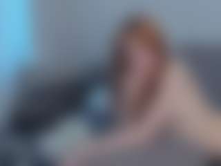 Live cam show with Mozelle - Bitch on Camsoda