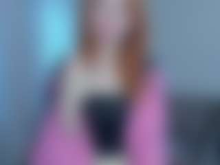 Live cam show with Mozelle - Bitch on TeamSkeetLive