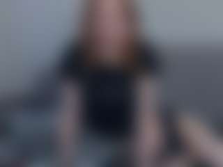 Live cam show with Mozelle - Cosplay on Milfs Live