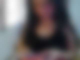 Live cam show with Amaia-T - Domination on AdultVida.com
