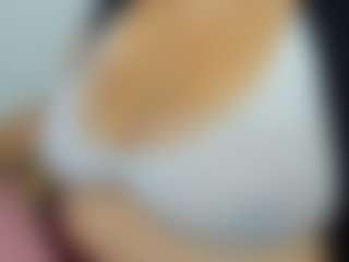 Live cam show with Ava-ryd - Public Mature on CamSextacy
