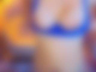 Live cam show with Clhoe-B - Hairy Pussy on Stripli.com