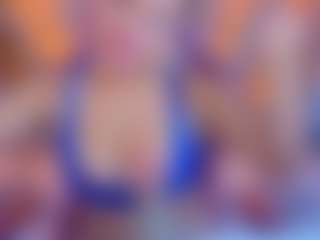 Clhoe-B's Live Sex Cam Show