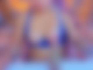 Live cam show with Clhoe-B - Hairy Pussy on Milfs Live