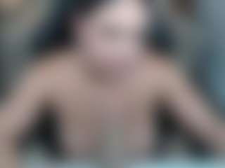 Clhoe-B's Live Sex Cam Show