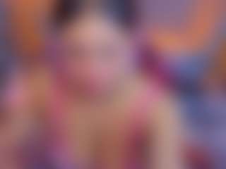 Clhoe-B's Live Sex Cam Show