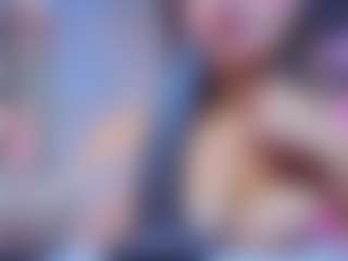 Clhoe-B's Live Sex Cam Show