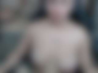 CLHOEBOOBS's Live Sex Cam Show