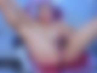 CLHOEBOOBS's Live Sex Cam Show