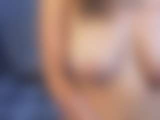 Live cam show with CLHOEBOOBS - Big Tits on madthumbs