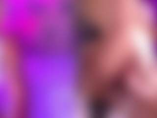 GigiBelli's Live Sex Cam Show