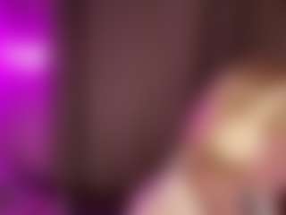 Live cam show with MarceneMorici - Petite MILF on Camiplay Live
