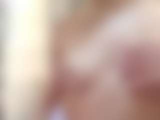 Live cam show with Sammyfit - Nipple Play on liverealitysex.com