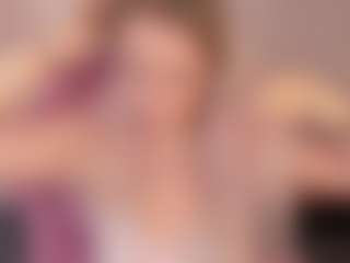 Live cam show with Elsa - Teen (18+) on Chatstar