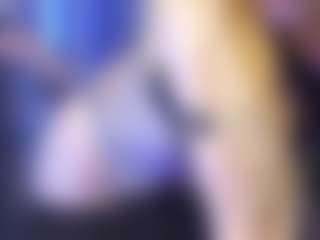 Live cam show with KarmaArms - Teasing on Chatstar