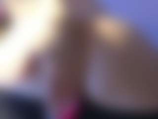 Live cam show with KarmaArms - Teasing on Soda Cam