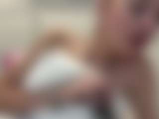 LonaLardin's Live Sex Cam Show