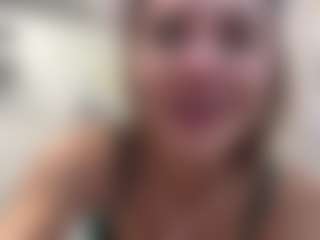 LonaLardin's Live Sex Cam Show