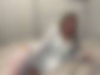 LonaLardin's Live Sex Cam Show