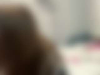 LonaLardin's Live Sex Cam Show