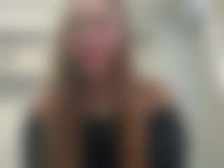 LonaLardin's Live Sex Cam Show