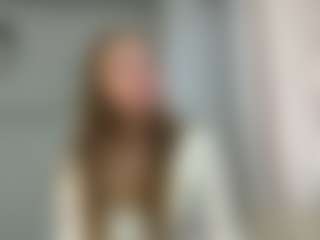Live cam show with LonaLardin - Normal on TeamSkeetLive