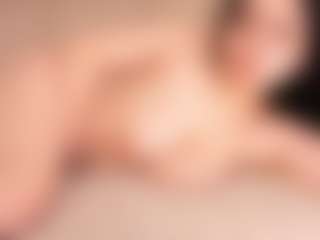 Live cam show with MechelleSchirmer - Facesitting on Camsoda