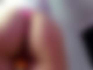 Live cam show with ShaunaDream - Nipple Piercings on Milfs Live