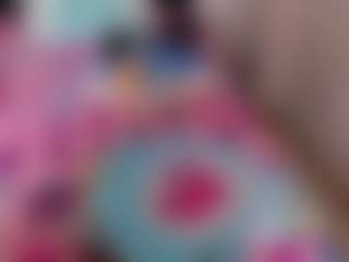 Live cam show with ShaunaDream - Public MILF on milfzrlive.com