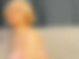 Live cam show with DELAY-LALEA - Raven Hair on StripNow