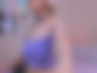 Live cam show with DELAY-LALEA - Body Massage on Cam Slut