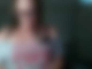 Live cam show with TrixieLynn69 - Mature on Milf Play