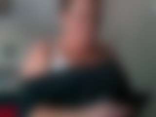 Live cam show with TrixieLynn69 - College MILF on dropp.cam