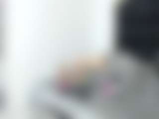 Live cam show with abigail-johnson - Ass Bouncing on Dolls Live