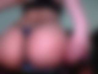 loisfer28's Live Sex Cam Show