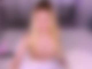 Live cam show with MarqueriteWieberg - Body Massage on livesuperchat.net