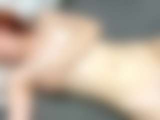 Live cam show with RosauraGalam - Squirt on StripNow