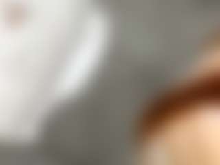 Live cam show with RosauraGalam - Green Eyes on Strip Flash - Live Sex Shows