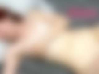 Live cam show with RosauraGalam - Bedroom Black on Camming Site