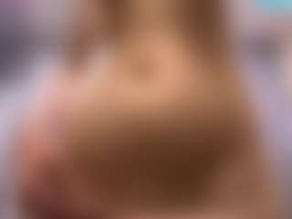 Live cam show with RosauraGalam - Bedroom on TottyGirls