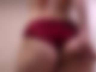 Live cam show with RosauraGalam - Red Hair on googirlz