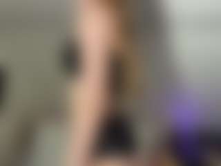 Live cam show with Annie - Bikini on CamClone