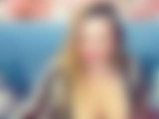 Live cam show with QueenMargo18 - Redbone on Milfs Live