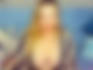 Live cam show with QueenMargo18 - Role Play on Camsoda