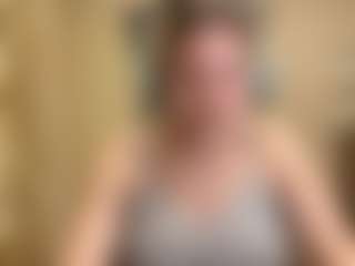 Live cam show with Kelly - Normal on xfollow cams