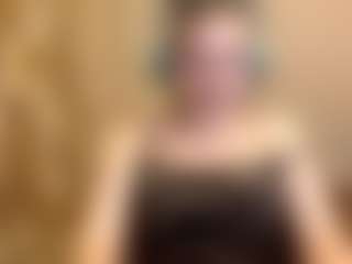 Live cam show with Kelly - Normal on Camsoda